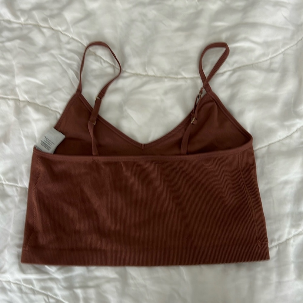 A&F Cropped Top - Picture 2 of 2